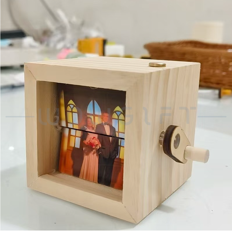 手搖翻頁發光相框客製．照片紀念