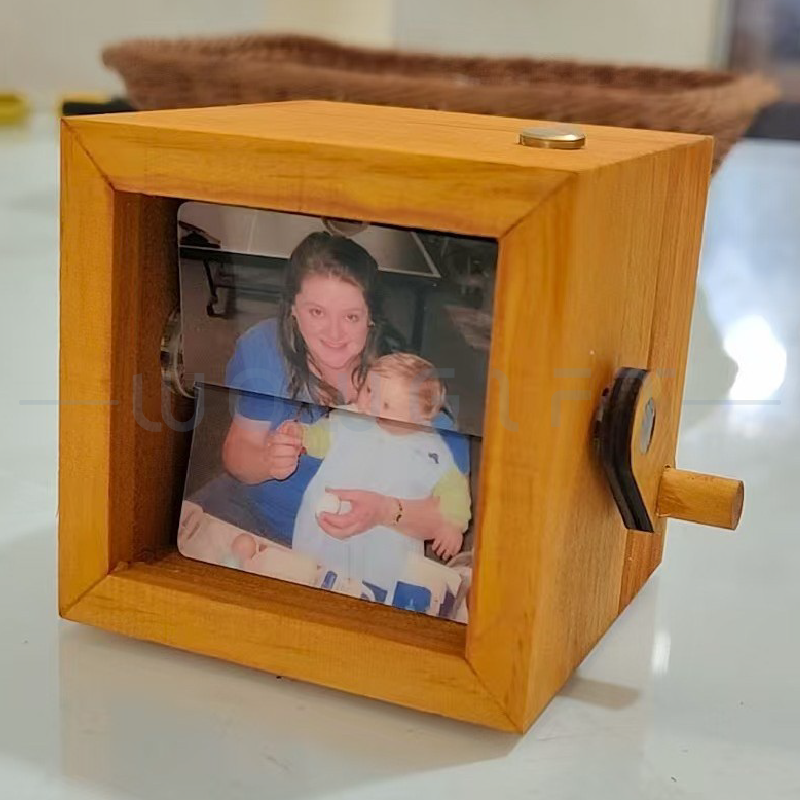 手搖翻頁發光相框客製．照片紀念