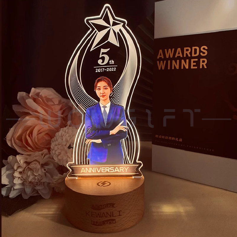 水晶發光獎杯客製．雕刻獎座．員工表揚