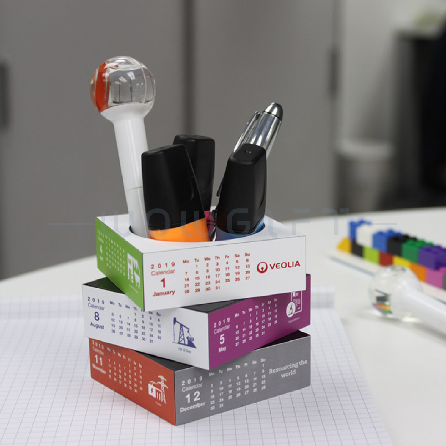 方塊滑動筆．筒旋轉方塊造型桌上收納